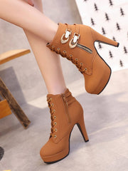Bottines Lacées à Talons Hauts – Élégantes et Confortables