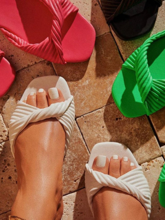Sandales Plates Confortables et Élégantes pour Femmes