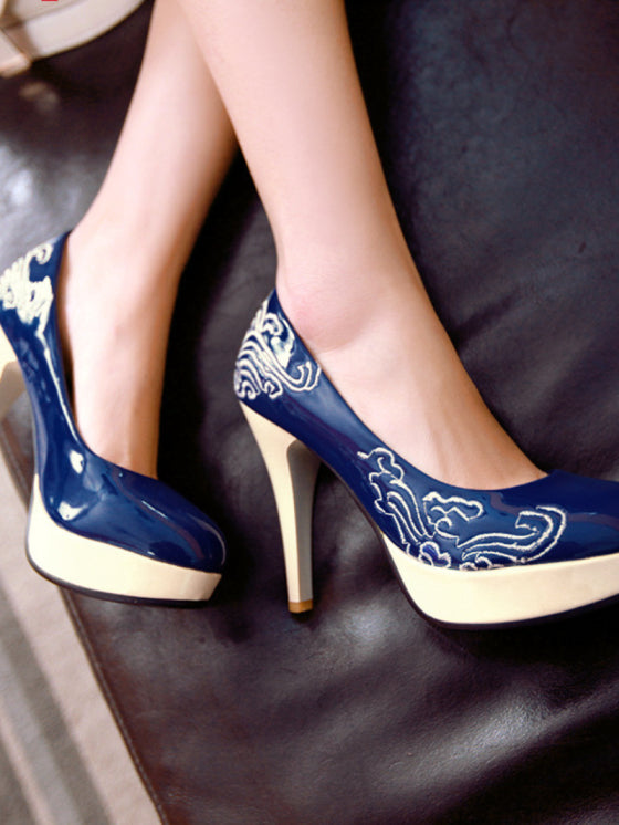Talons Hauts Brodés en Porcelaine Élégance